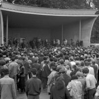 Митинг в Юсуповском саду 14.06.1988. Фото Владимира Меклера.